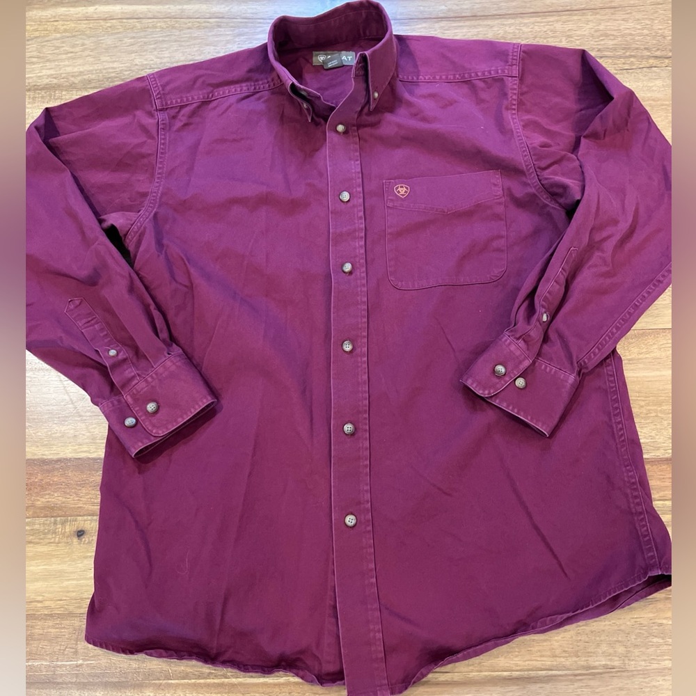 mens Ariat  shirt M GRAPHICS BUTTON DOWN POCKET BURGUNDY Cotton Western Utility